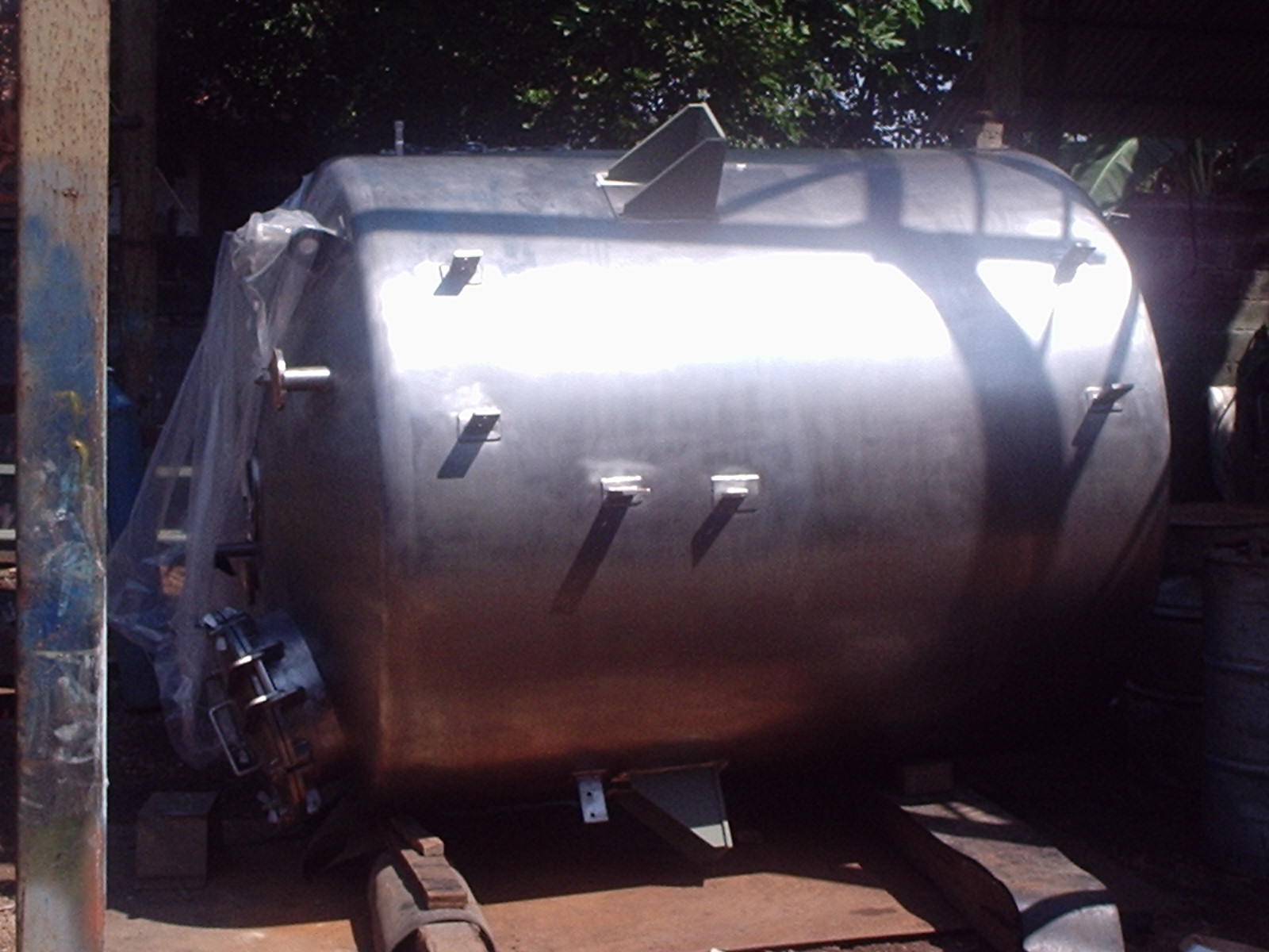 Detail fabrikasi struktur tangki berjaket stainless steel