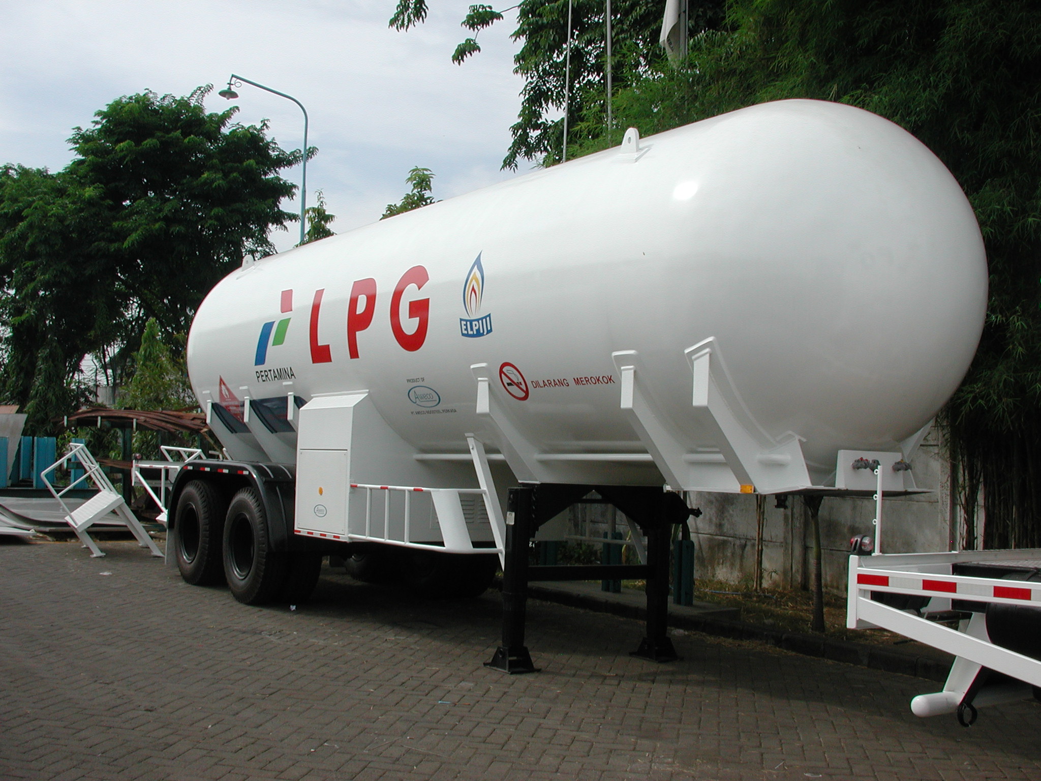 Studi kelayakan teknis unit tanker transportasi LPG