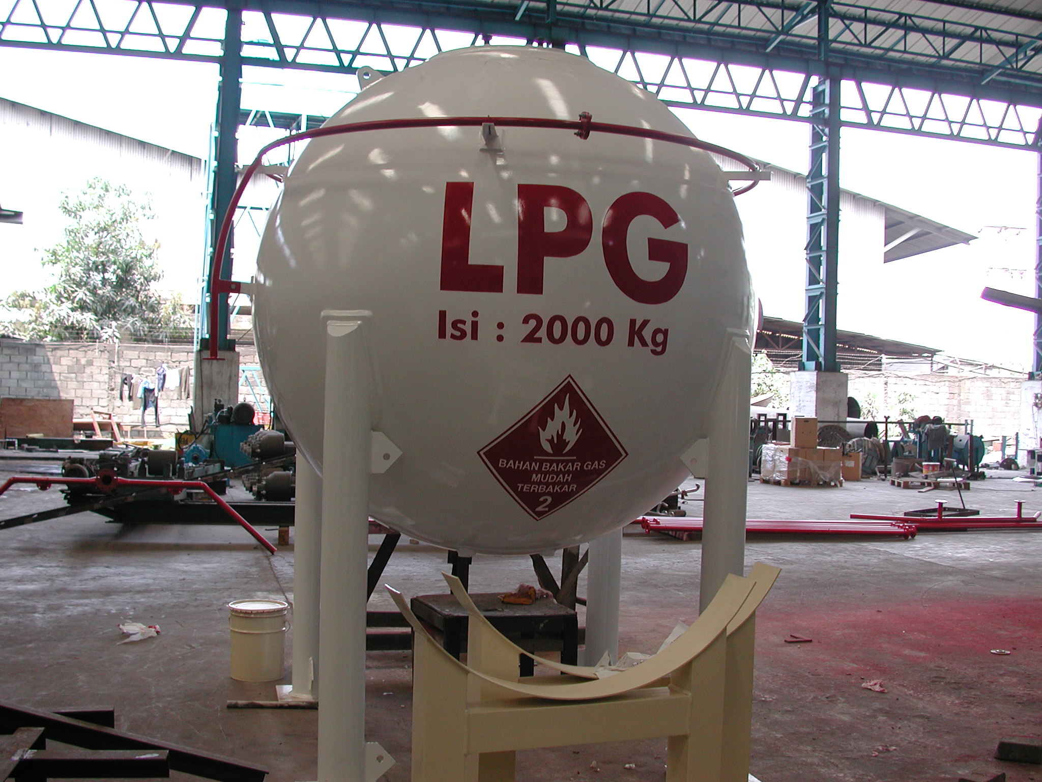 Evaluasi teknis tangki bola LPG kapasitas 2000 kg