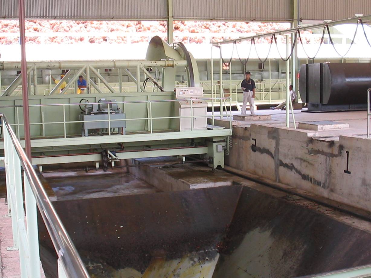 Struktur transfer carriage dan pondasi hopper