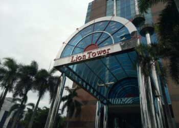 Witanabe Lion Tower Jakarta Main Entrance Glass Canopy Facade