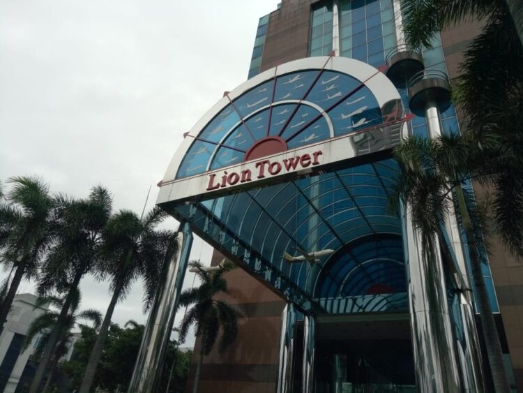 Witanabe Lion Tower Jakarta Main Entrance Glass Canopy Facade