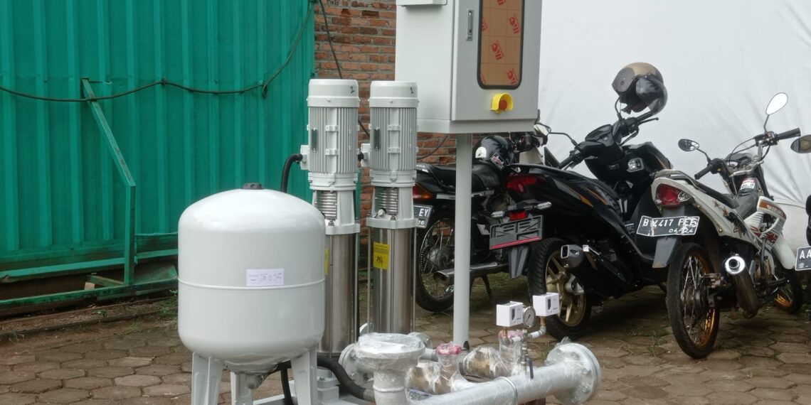 Witanabe Small Booster Pump Perspective View