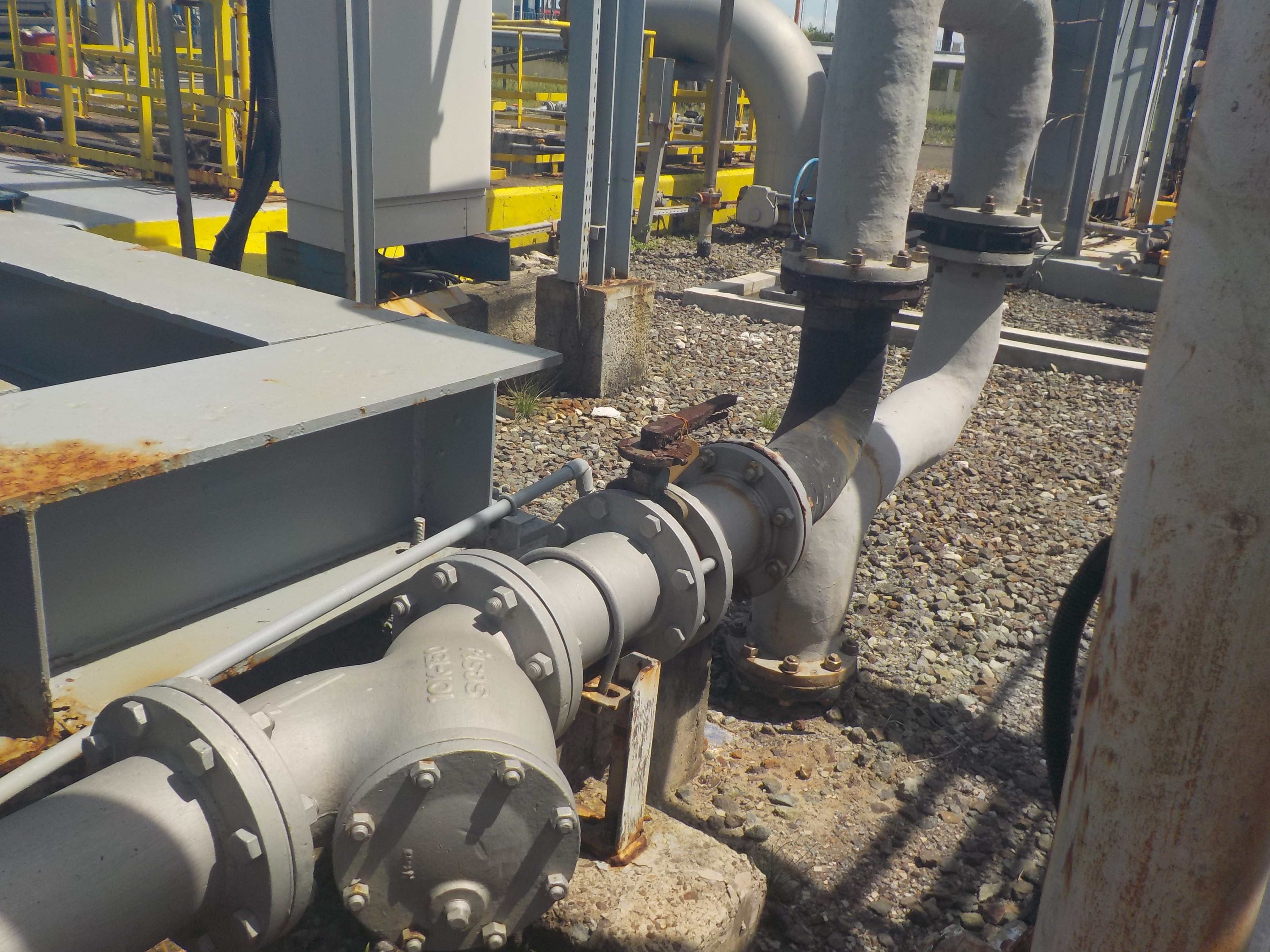 Sambungan flange pada sistem perpipaan pompa