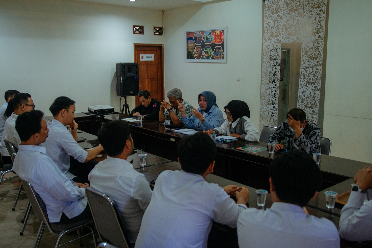 Forum pengembangan bisnis regional yang dihadiri pemangku kepentingan industri